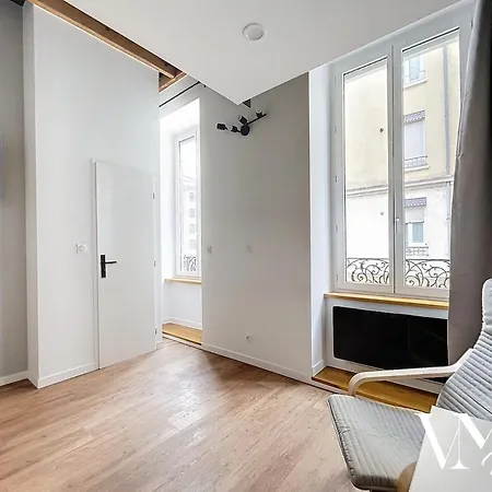 Chaleureux Gare 3 Apartment *